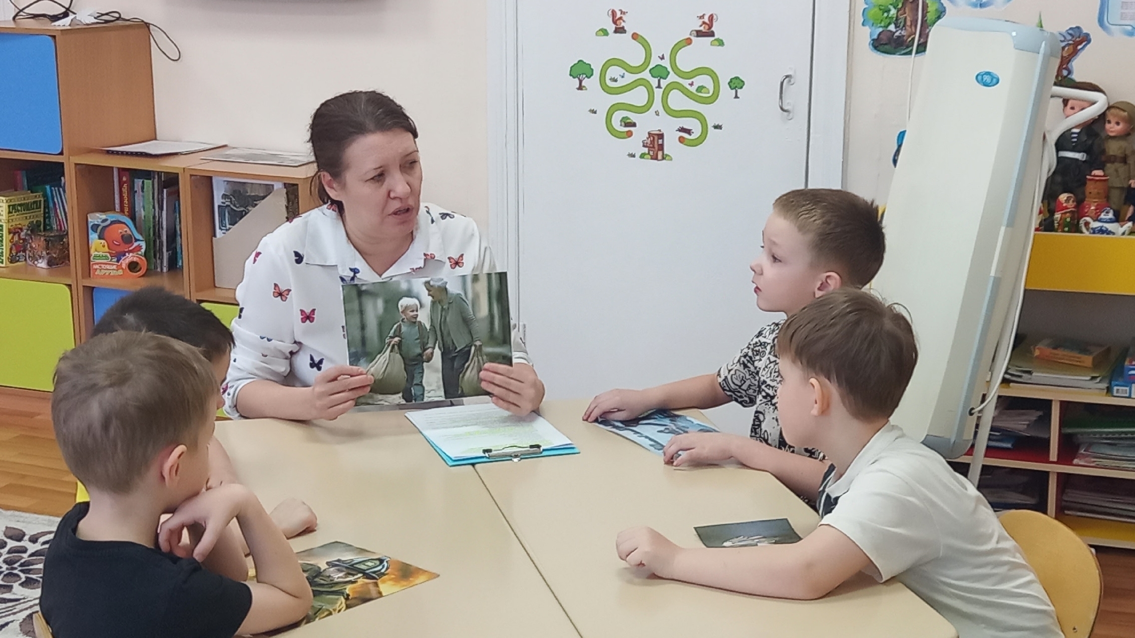 Разговор о важном в мире детства: Кто такой герой?